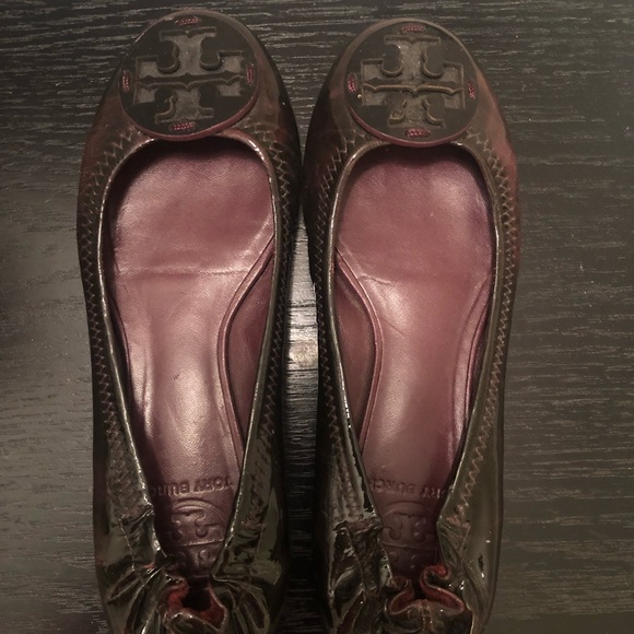 Tory Burch Patent Leather Purple/Maroon Flats - Picture 5 of 7